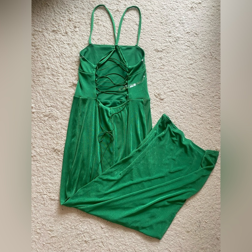 Lace-up backless maxi dress